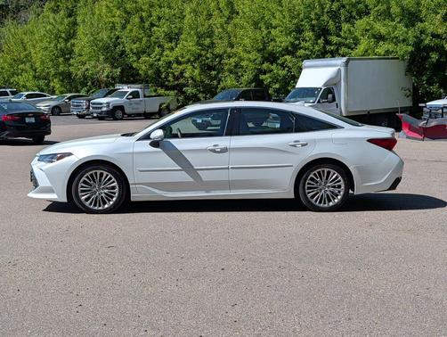 Wind Chill Pearl 2019 Toyota Avalon Limited