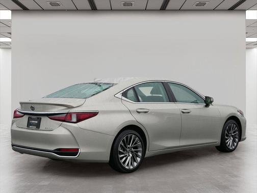 2025 Lexus ES 300h Ultra Luxury