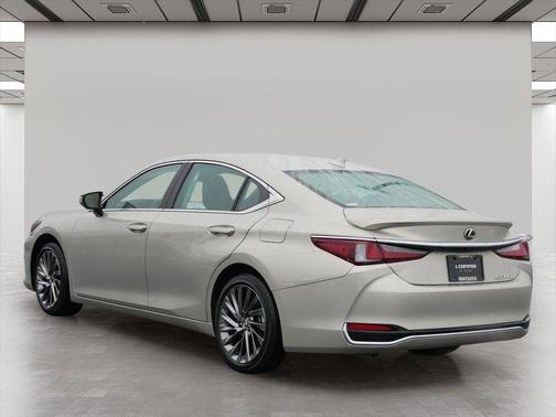 2025 Lexus ES 300h Ultra Luxury