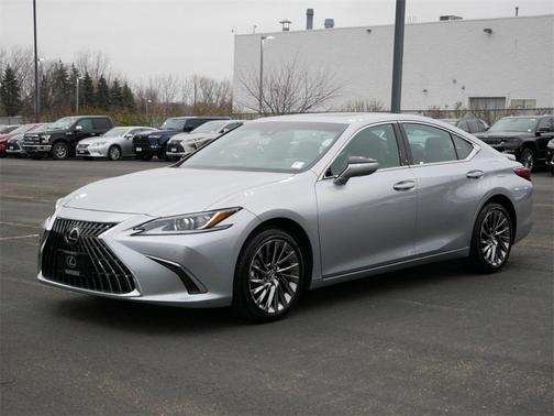 2025 Lexus ES 300h Luxury