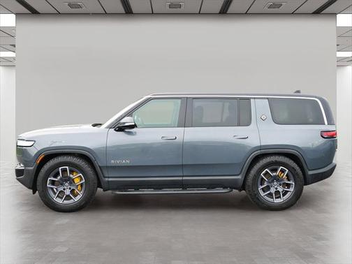 2023 Rivian R1S Adventure