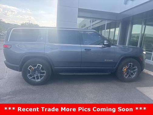 2023 Rivian R1S Adventure