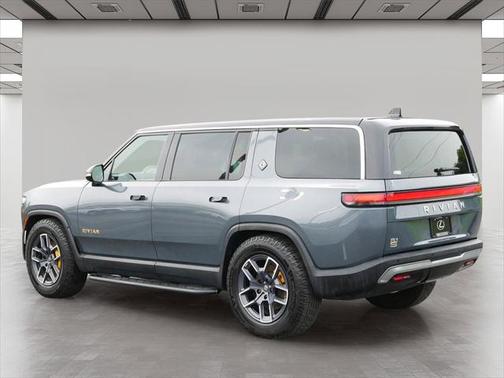 2023 Rivian R1S Adventure