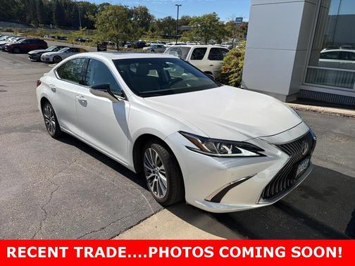 2019 Lexus ES 300h Base