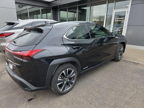 Caviar 2020 Lexus UX 250h Base