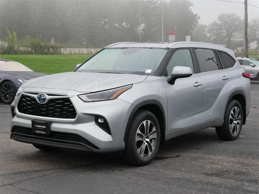 2024 Toyota Highlander Hybrid XLE