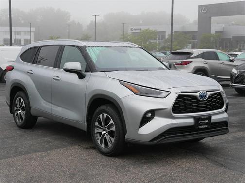 2024 Toyota Highlander Hybrid XLE