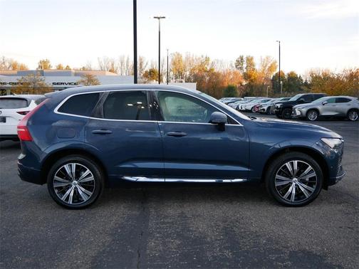 2022 Volvo XC60 B5 Inscription