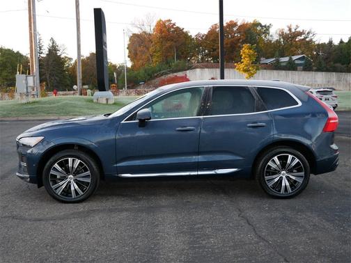 2022 Volvo XC60 B5 Inscription