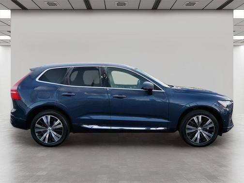 2022 Volvo XC60 B5 Inscription