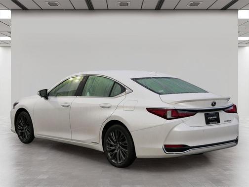2019 Lexus ES 300h Luxury