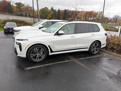 2024 BMW X7 xDrive40i