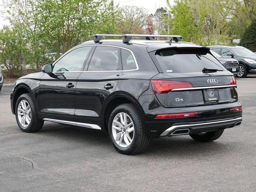 Mythos Black Metallic 2023 Audi Q5 45 S line Premium
