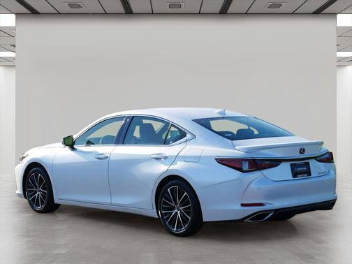 Eminent White Pearl 2023 Lexus ES 350 Base