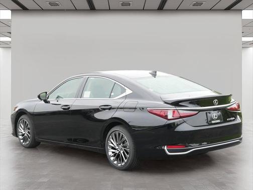 2025 Lexus ES 300h Luxury