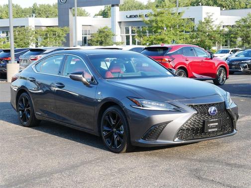 2022 Lexus ES 300h F SPORT