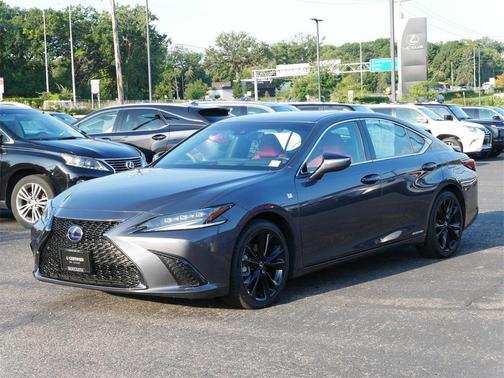 2022 Lexus ES 300h F SPORT