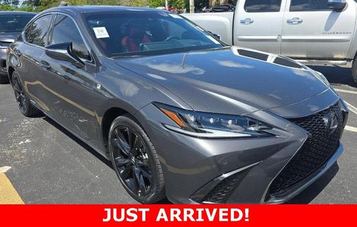 2022 Lexus ES 300h F SPORT
