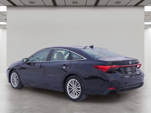 2022 Toyota Avalon Hybrid Limited