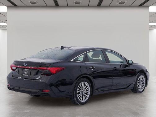 2022 Toyota Avalon Hybrid Limited