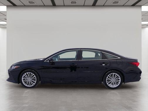 2022 Toyota Avalon Hybrid Limited