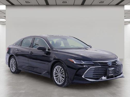 2022 Toyota Avalon Hybrid Limited