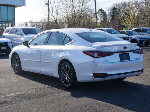 Eminent White Pearl 2023 Lexus ES 250 Base