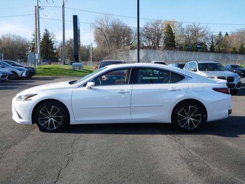 Eminent White Pearl 2023 Lexus ES 250 Base
