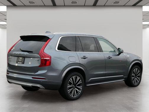2020 Volvo XC90 T5 Momentum