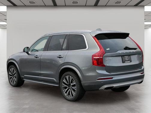 2020 Volvo XC90 T5 Momentum
