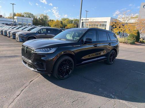 Infinite Black Metallic Clearcoat 2025 Lincoln Aviator Reserve AWD