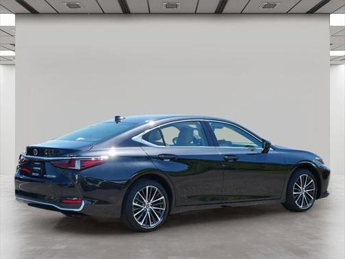 2024 Lexus ES 250 Base