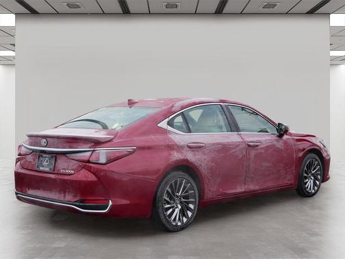 2025 Lexus ES 300h Ultra Luxury