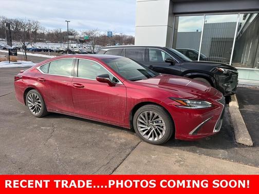 2025 Lexus ES 300h Ultra Luxury