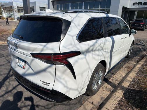 Wind Chill Pearl 2022 Toyota Sienna Platinum