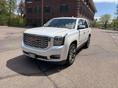 White Frost Tricoat 2018 GMC Yukon Denali