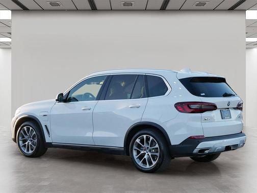 2022 BMW X5 PHEV xDrive45e