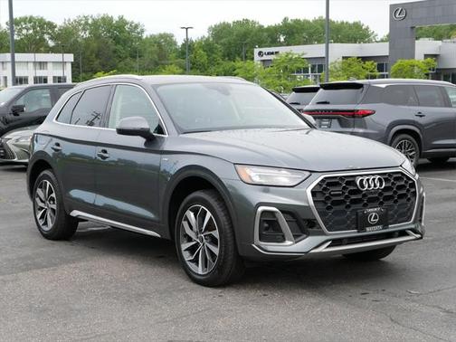 2022 Audi Q5 45 S line Premium Plus