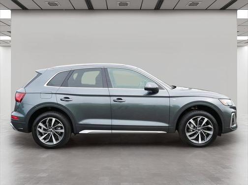 2022 Audi Q5 45 S line Premium Plus