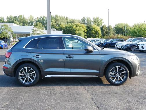 2022 Audi Q5 45 S line Premium Plus