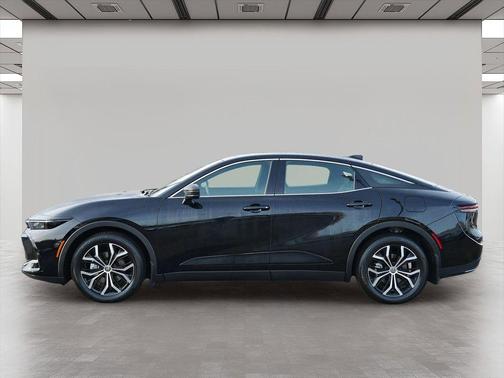 2025 Toyota Crown XLE