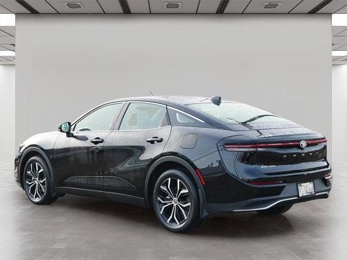 2025 Toyota Crown XLE