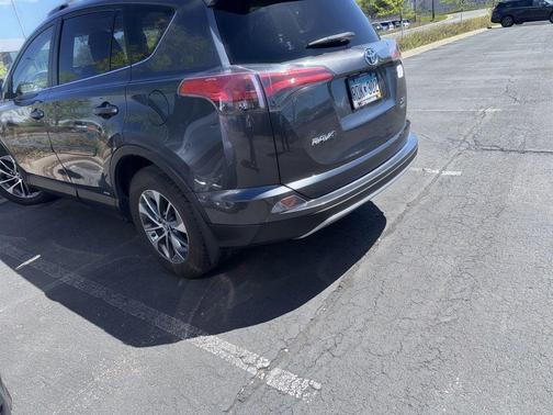 Magnetic Gray Metallic 2018 Toyota RAV4 Hybrid XLE