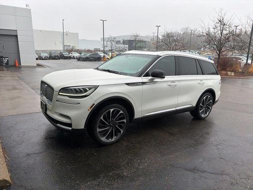 Pristine White Metallic Tri-Coat 2023 Lincoln Aviator Reserve AWD