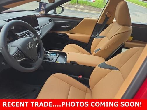 2025 Lexus ES 300h Base