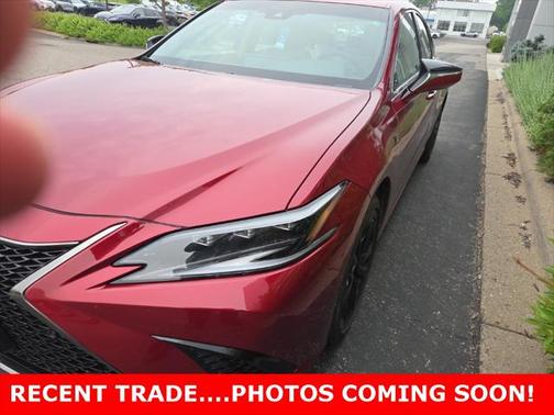 2025 Lexus ES 300h Base