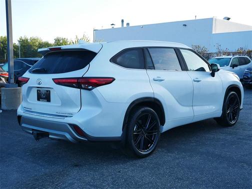 2022 Toyota Highlander Platinum