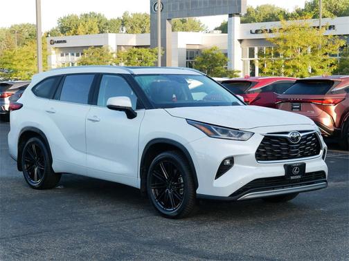 2022 Toyota Highlander Platinum
