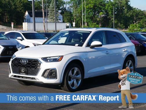 Glacier White Metallic 2023 Audi Q5 45 S line Premium Plus