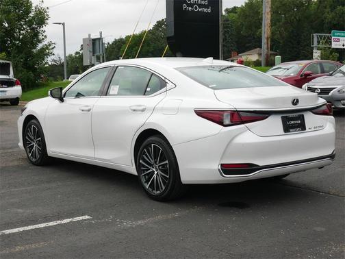 2024 Lexus ES 250 Base
